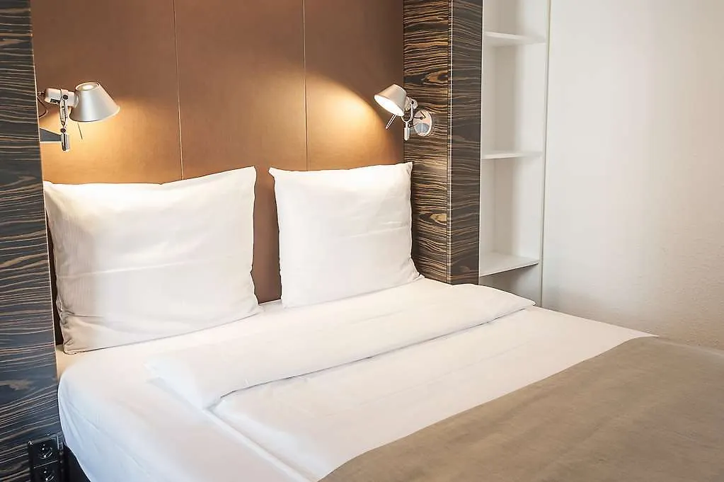 **  B&B Hotel Duesseldorf City-Sued Alemanha