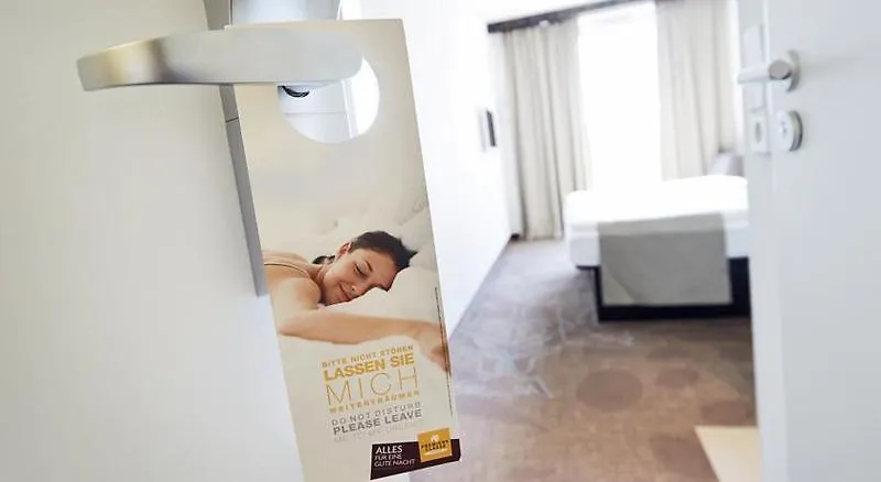 **  B&B Hotel Duesseldorf City-Sued Γερμανία